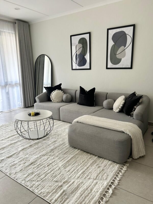 Jennifer Couch - Image 2