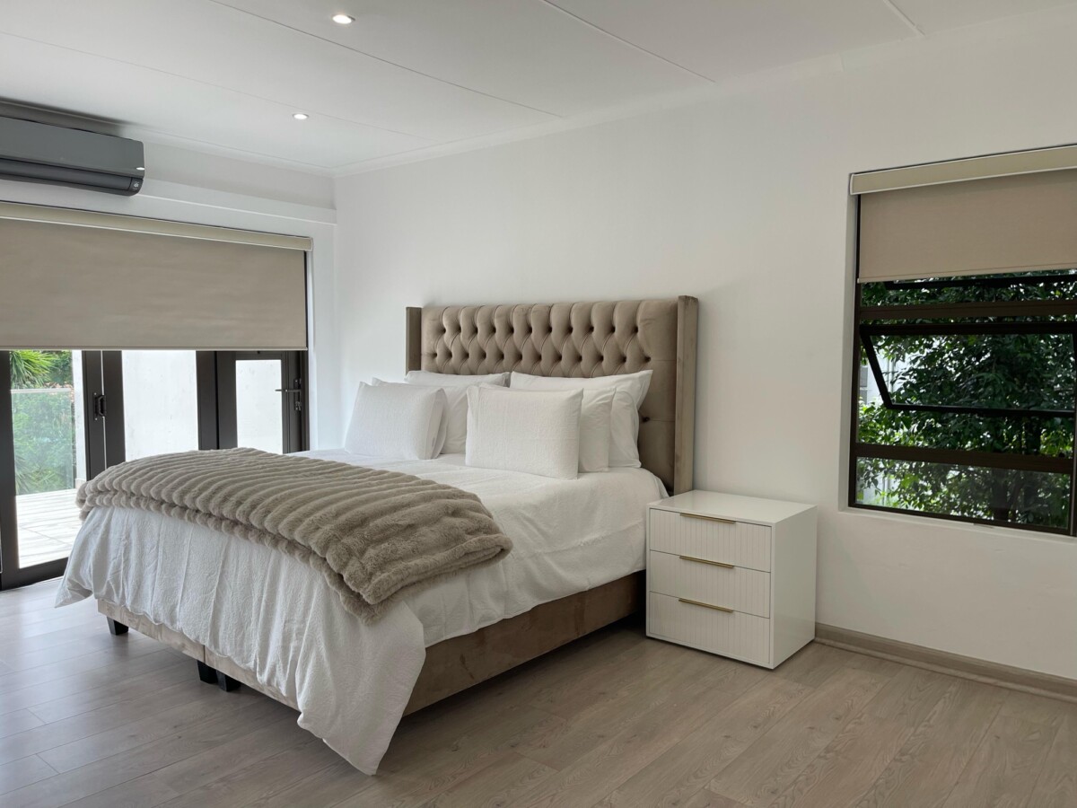 Deep Buttoned Bedroom Set