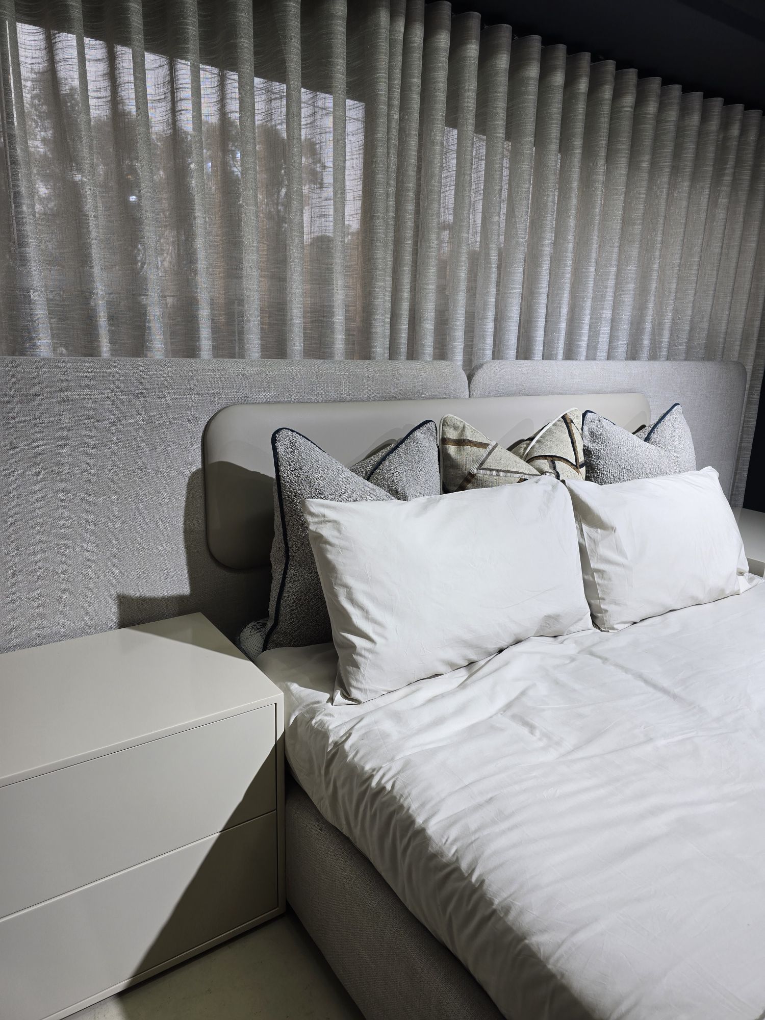 Zwane Sleighbed - Image 5