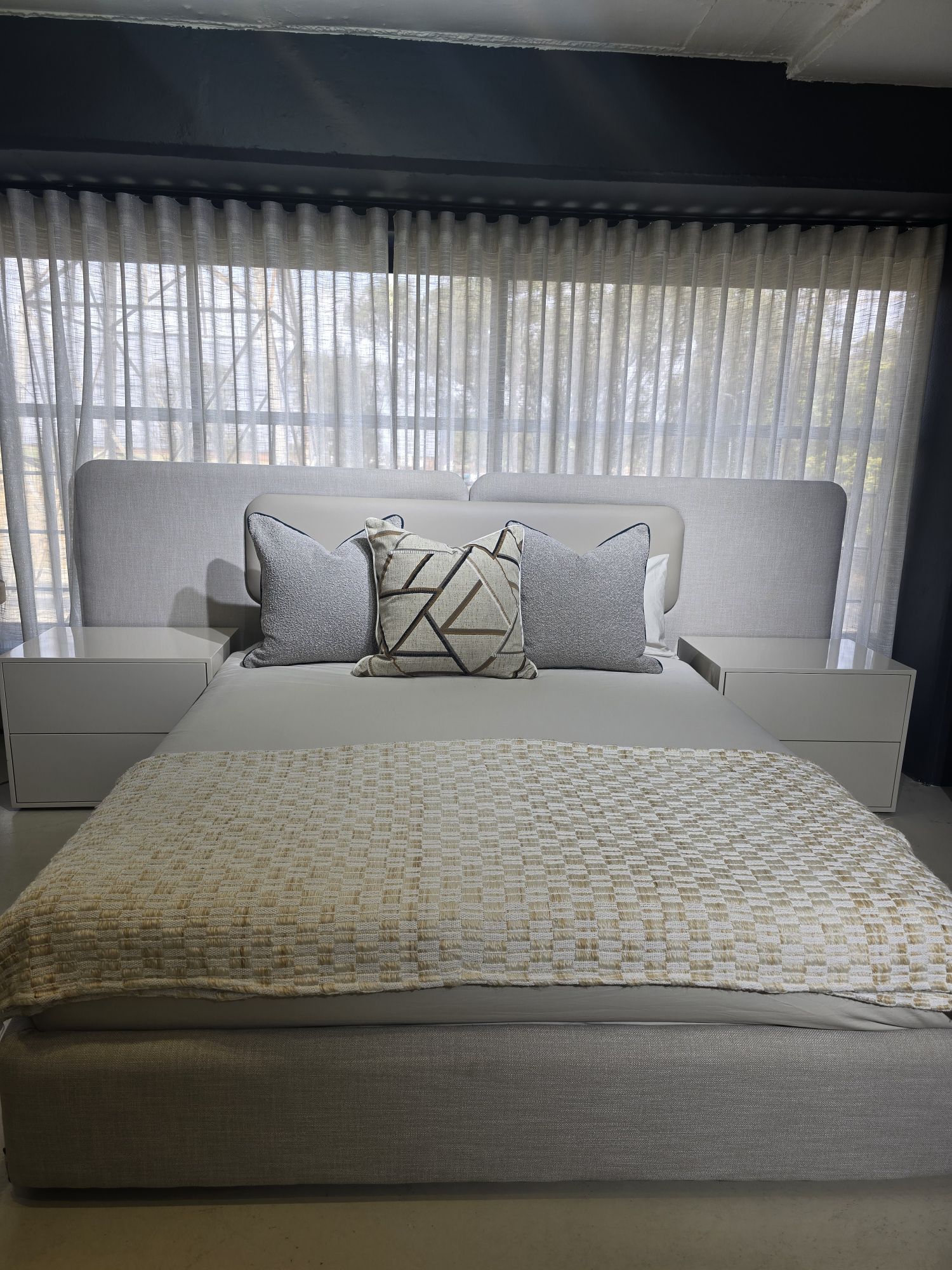 Zwane Sleighbed - Image 4